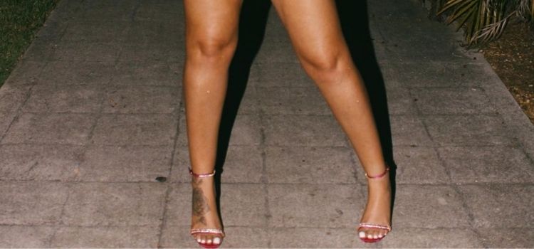 Beautiful Pics Of Miss Mulatto Feet And Legs